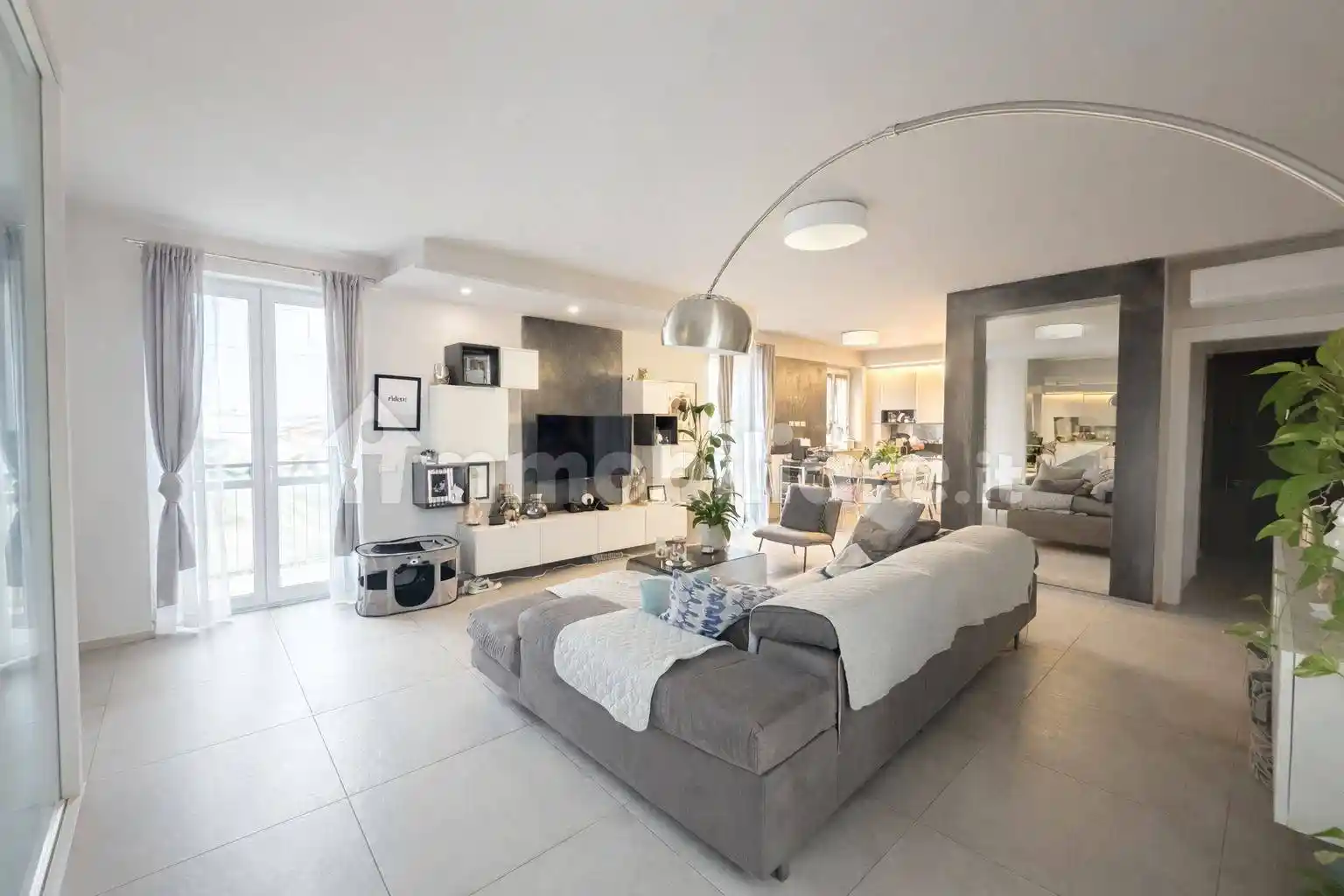 Villa in vendita a Ferno