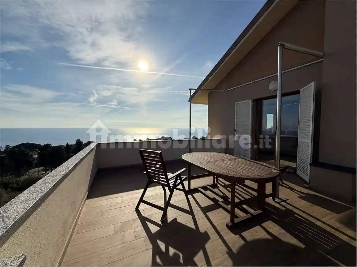 Appartamento in vendita a Varazze