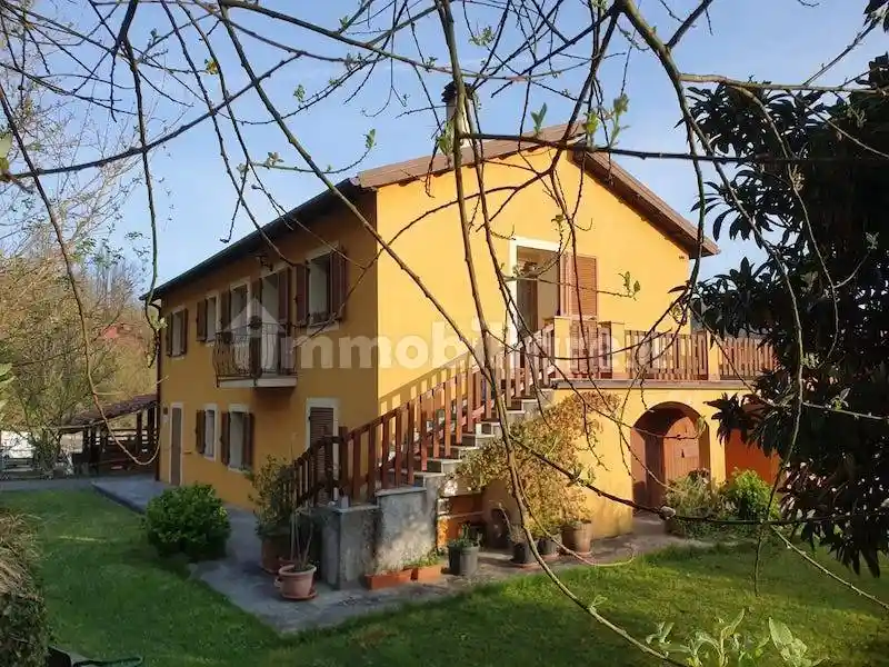 Villa in vendita a Carrodano