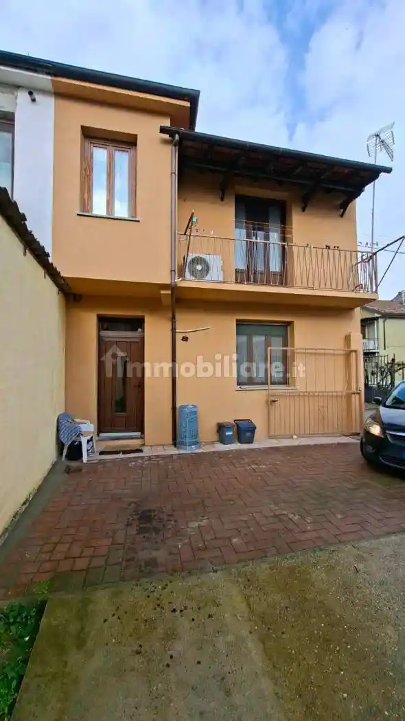 Villa in vendita a Dorno