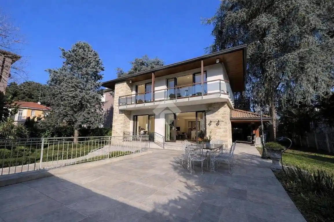 Villa in vendita a Milano