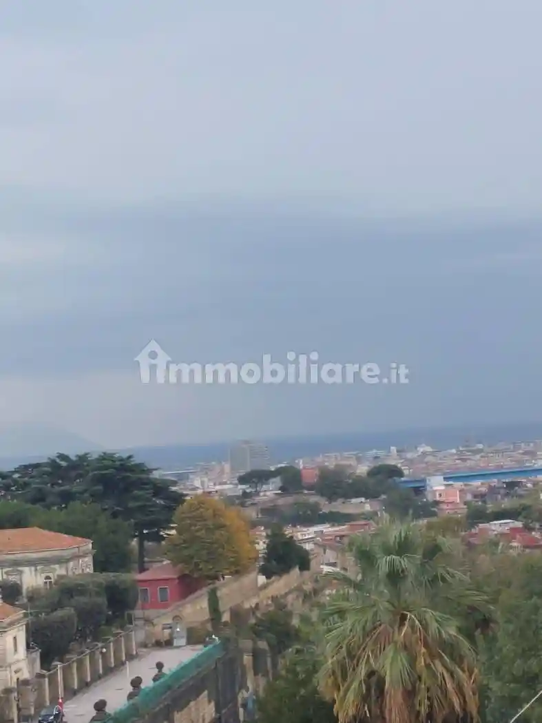 Appartamento in vendita a Napoli
