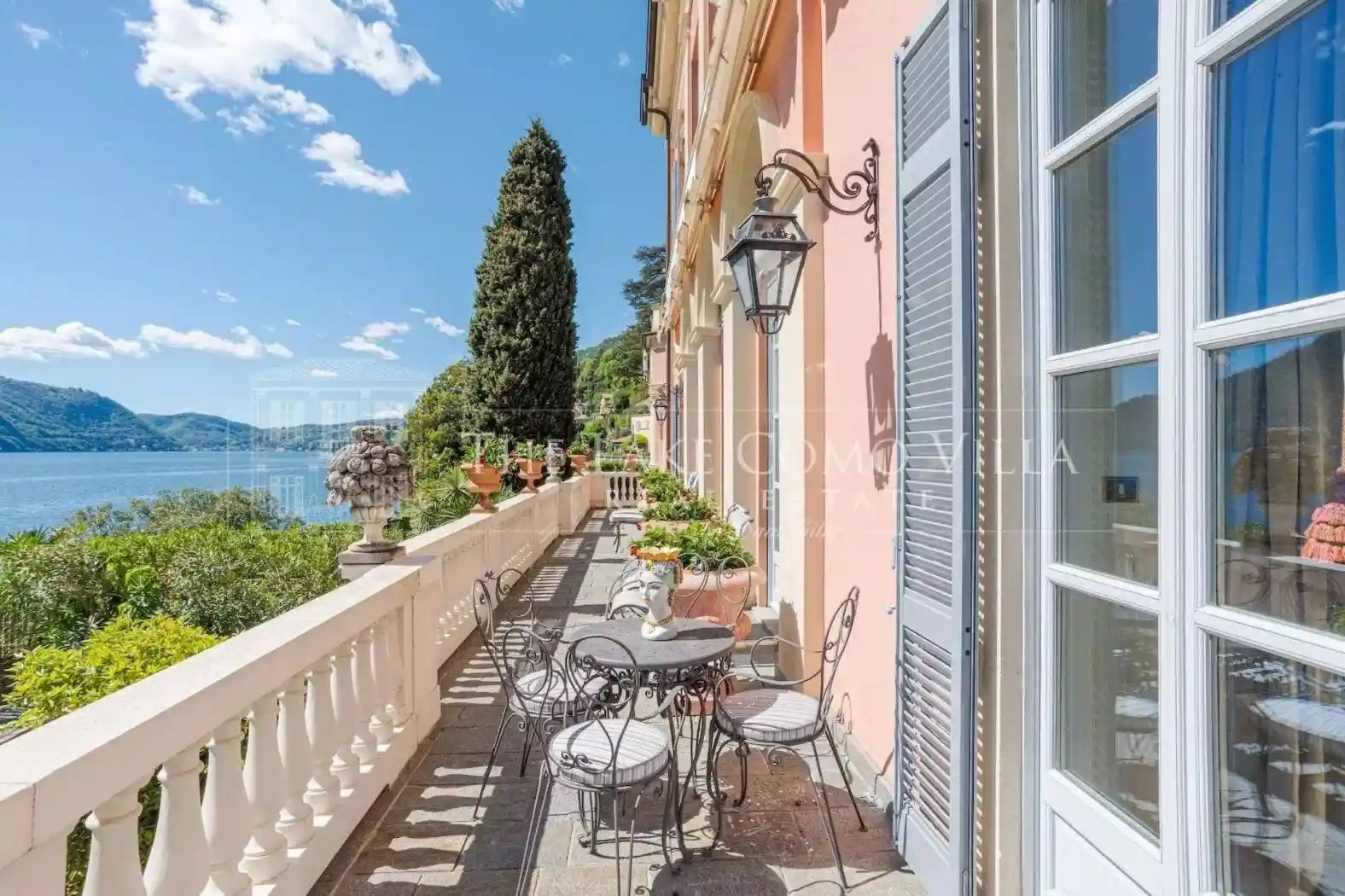 Appartamento in vendita a Carate Urio