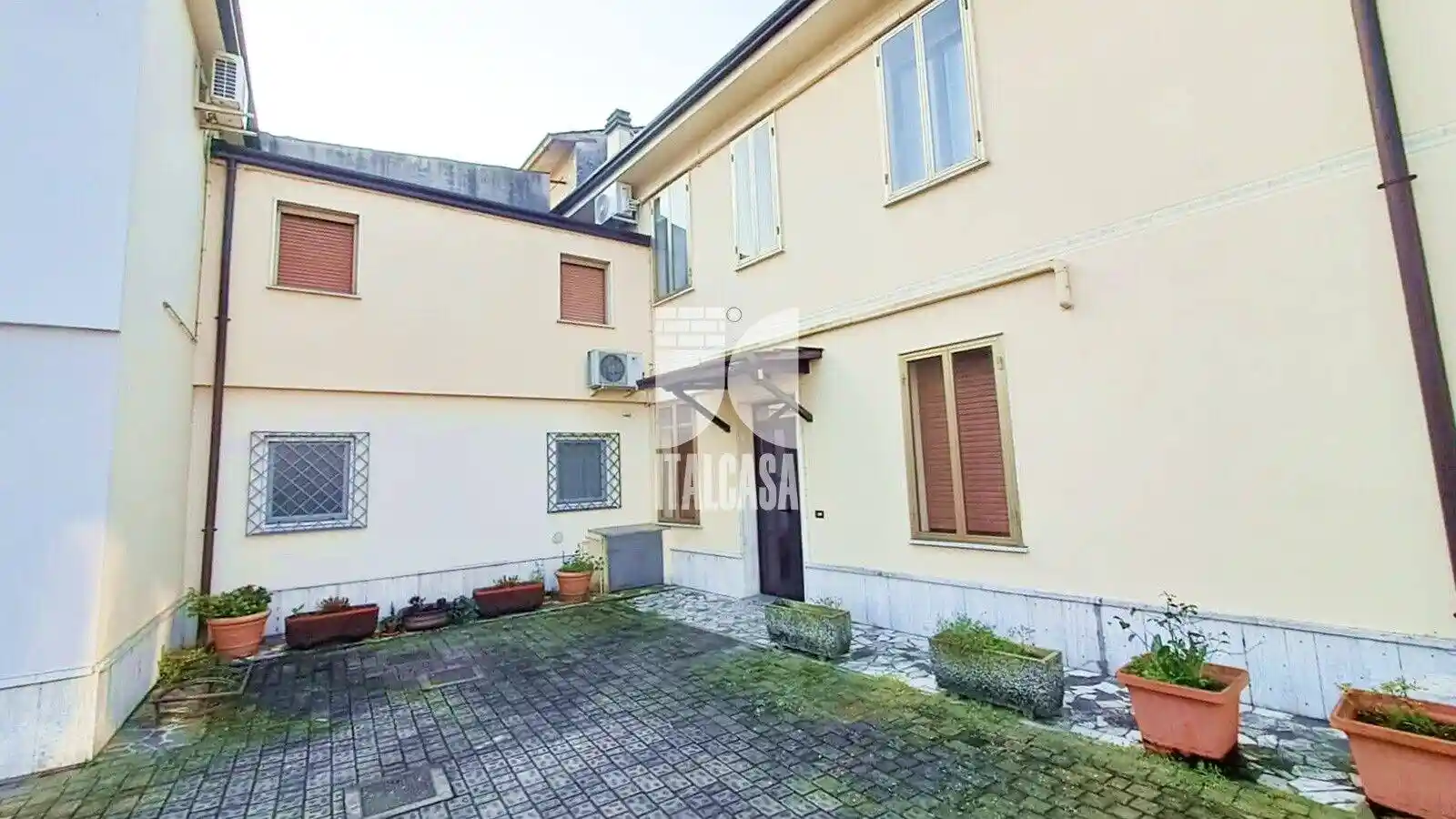 Villa in vendita a Roverbella