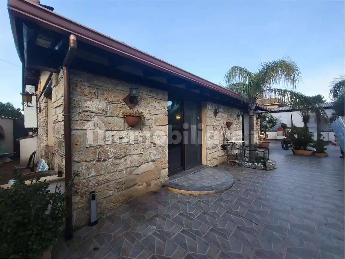 Villa in affitto a Carini