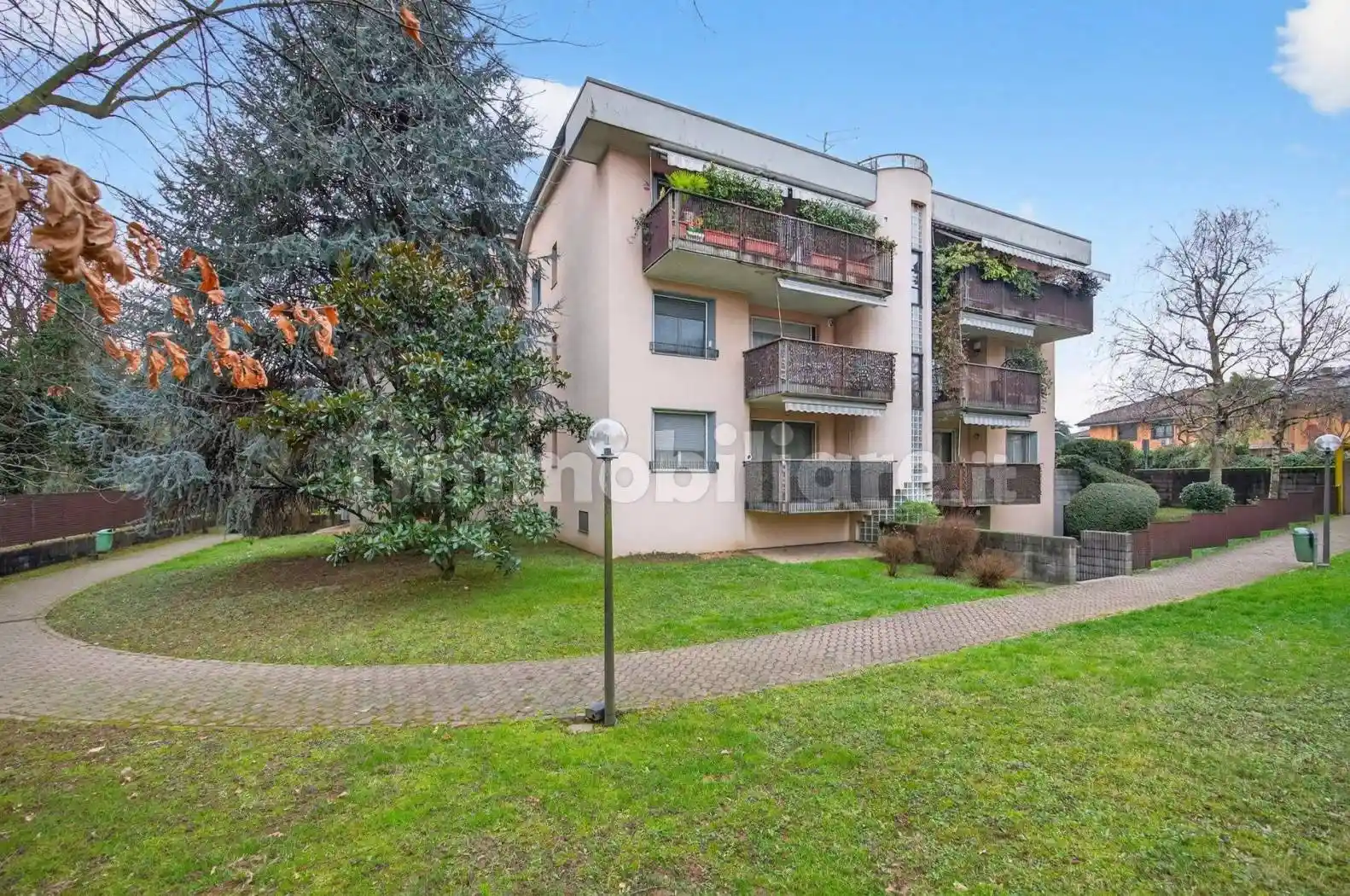 Appartamento in vendita a Garbagnate Milanese