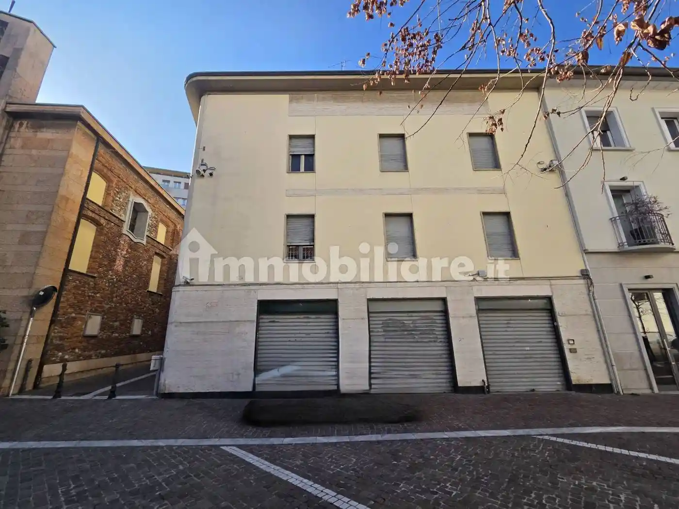 Palazzo - Edificio in vendita a Gallarate