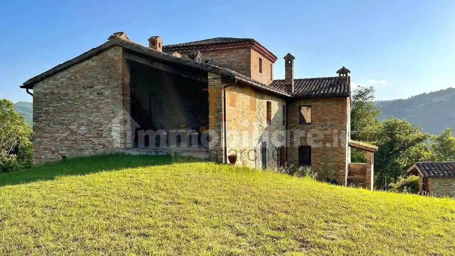 Rustico - Casale in vendita a Urbino