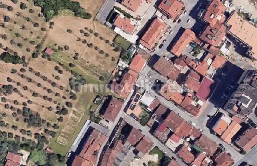 Appartamento in vendita a Capraia e Limite