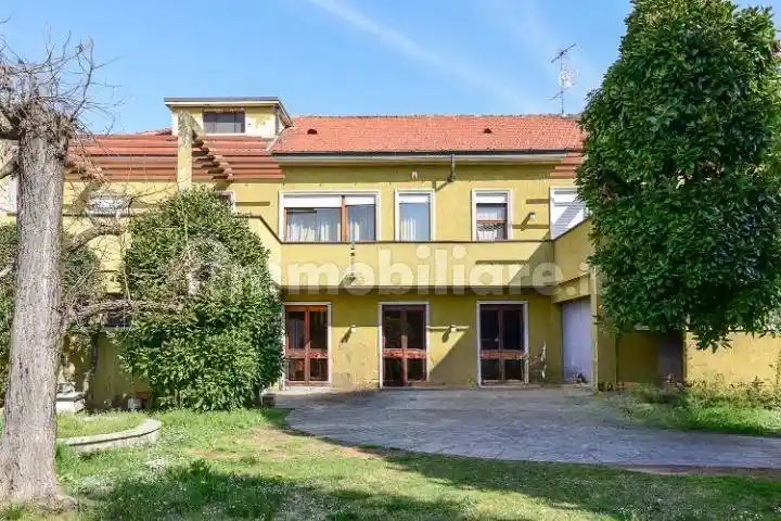 Casa indipendente in vendita a Rovello Porro