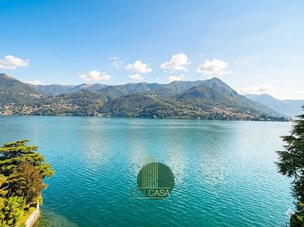 Appartamento in vendita a Carate Urio