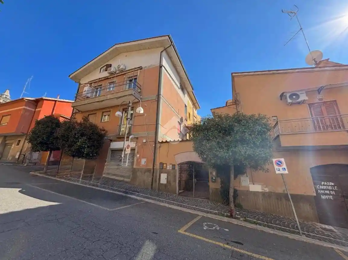 Appartamento in vendita a Lanuvio