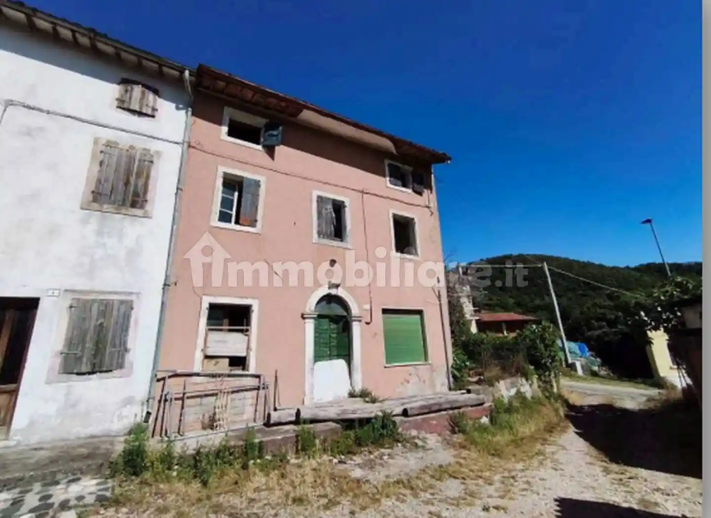 Appartamento in vendita a Montecchia di Crosara