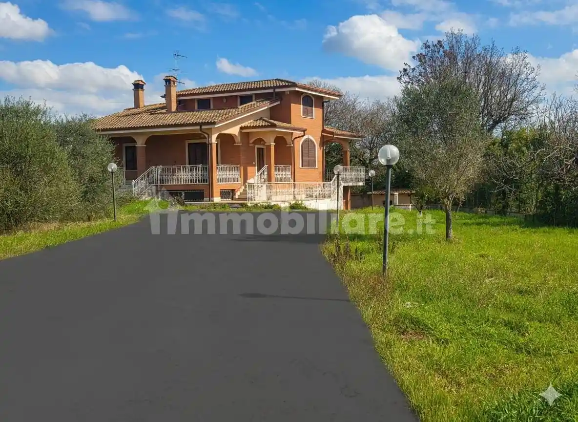 Villa in vendita a Fiumicino