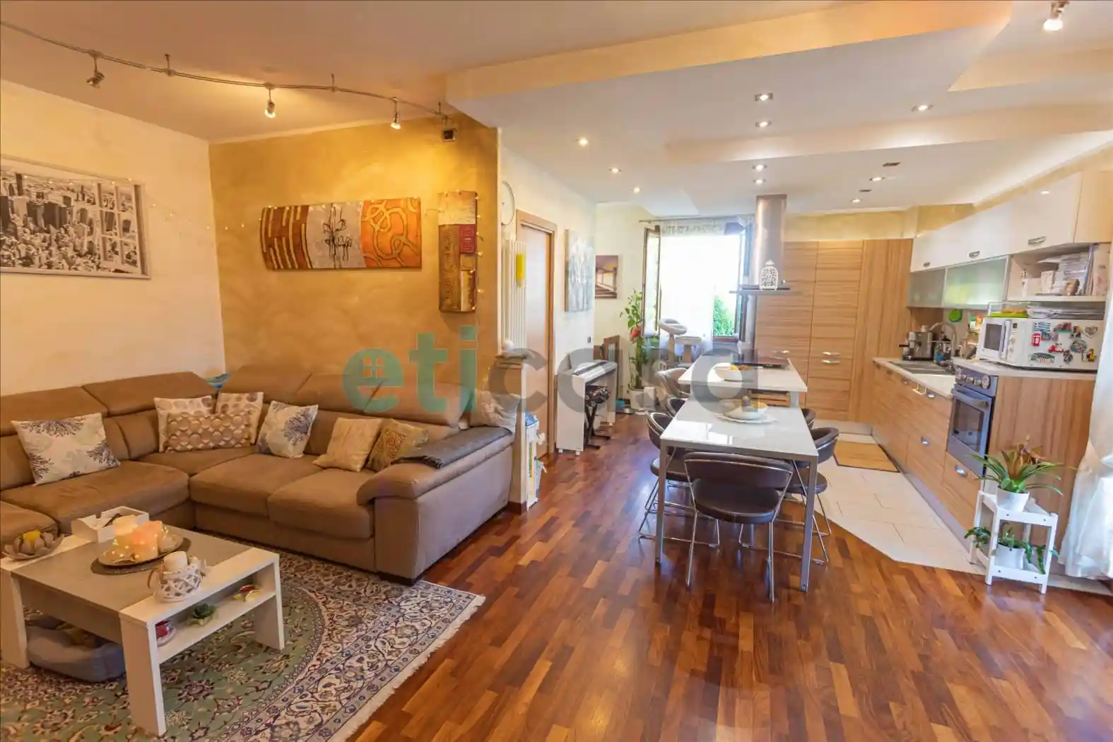 Appartamento in vendita a Piacenza