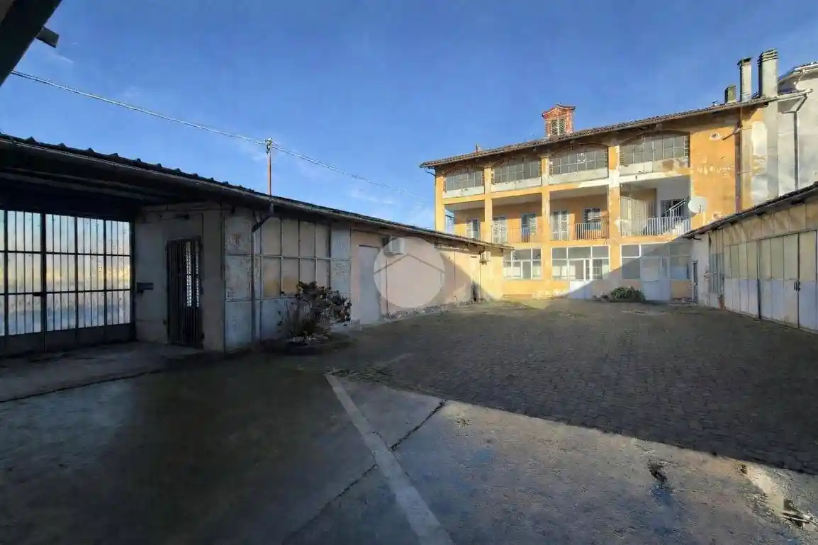 Casa indipendente in vendita a Romano Canavese