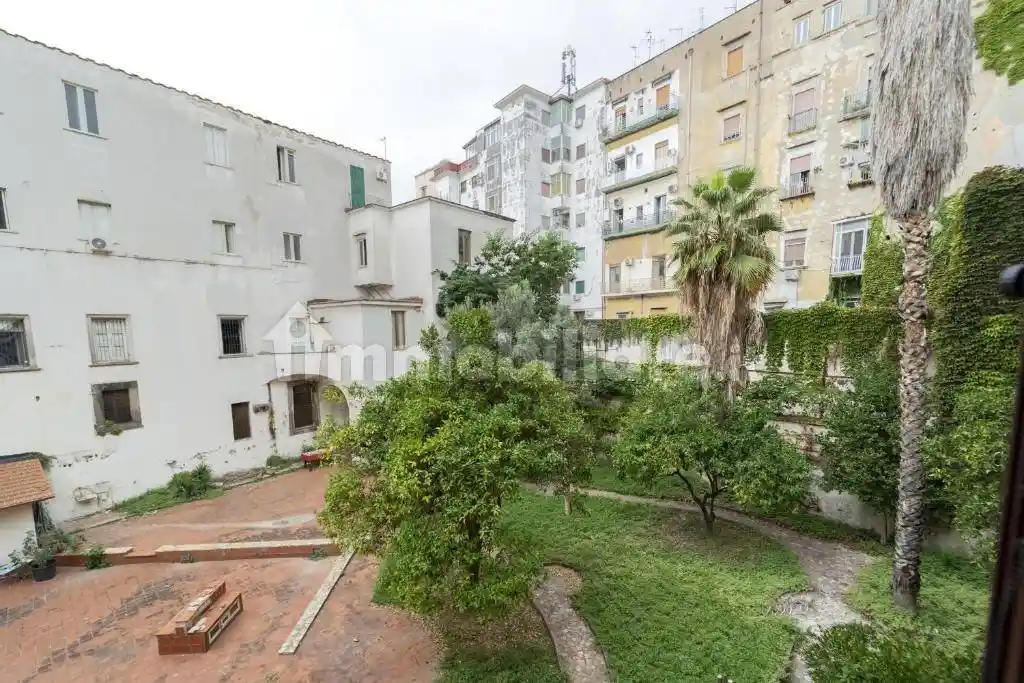 Appartamento in affitto a Napoli