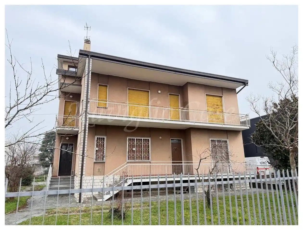 Villa in vendita a Pessano con Bornago