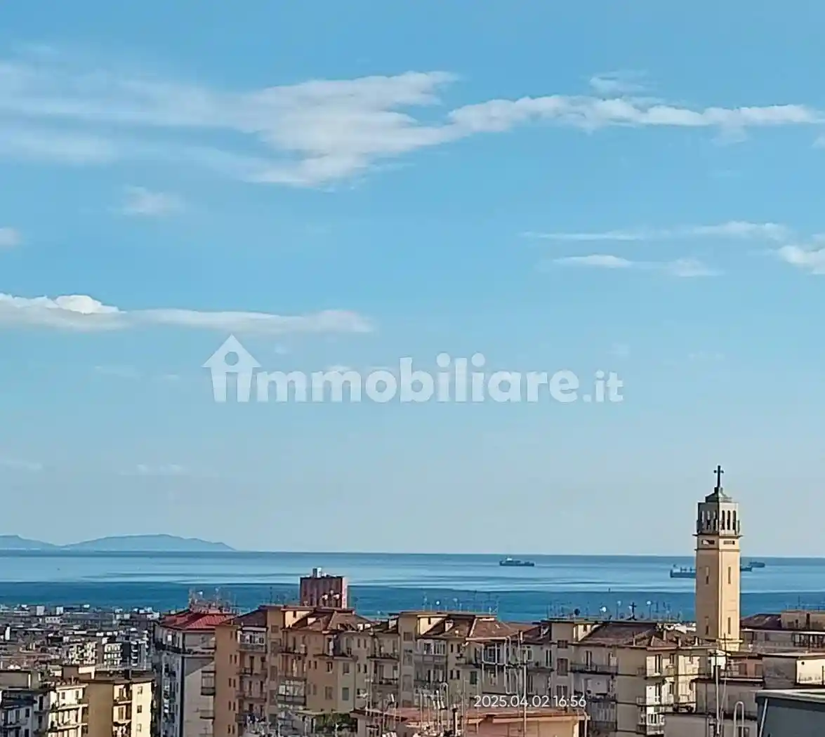 Appartamento in affitto a Salerno