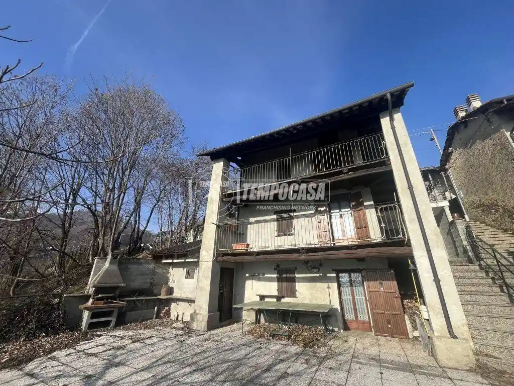 Casa indipendente in vendita a Castelnuovo Nigra