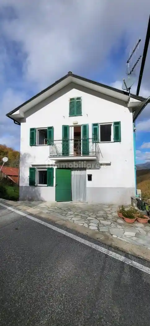 Casa indipendente in vendita a Fontanigorda