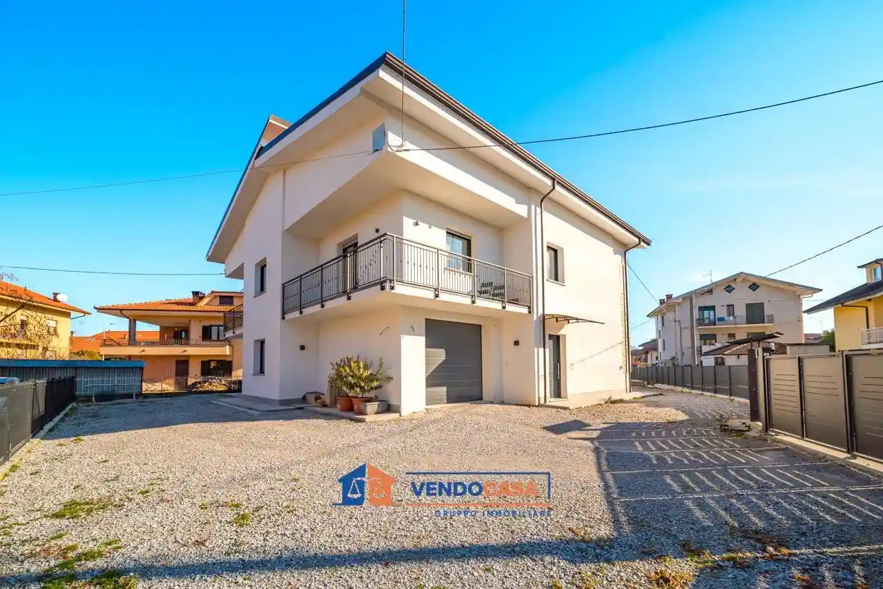 Villa in vendita a Busca