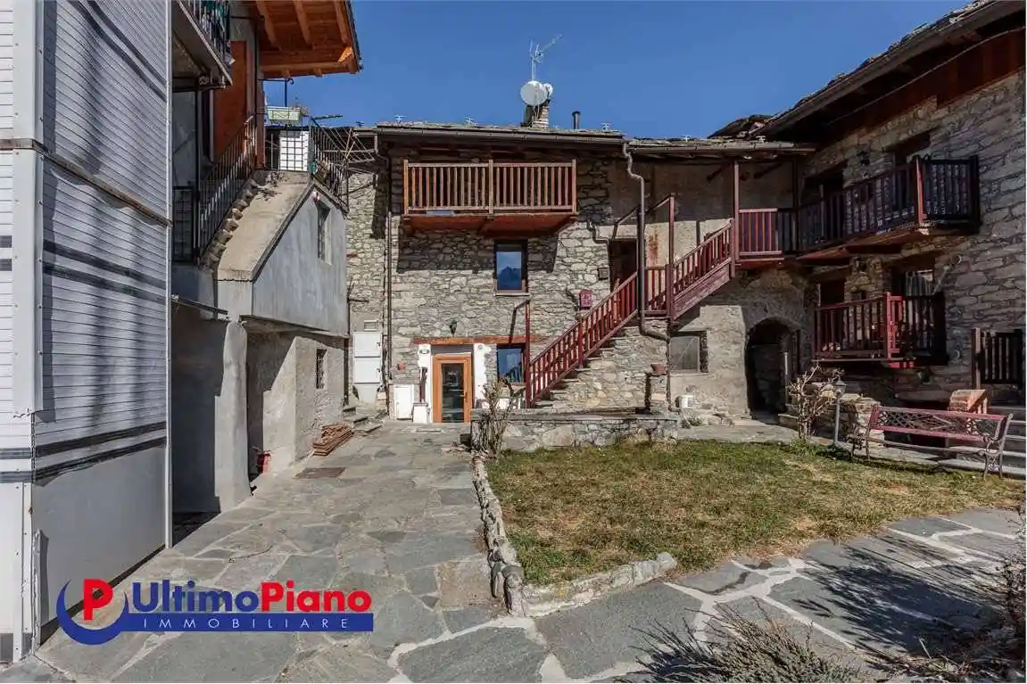 Appartamento in vendita a Gignod