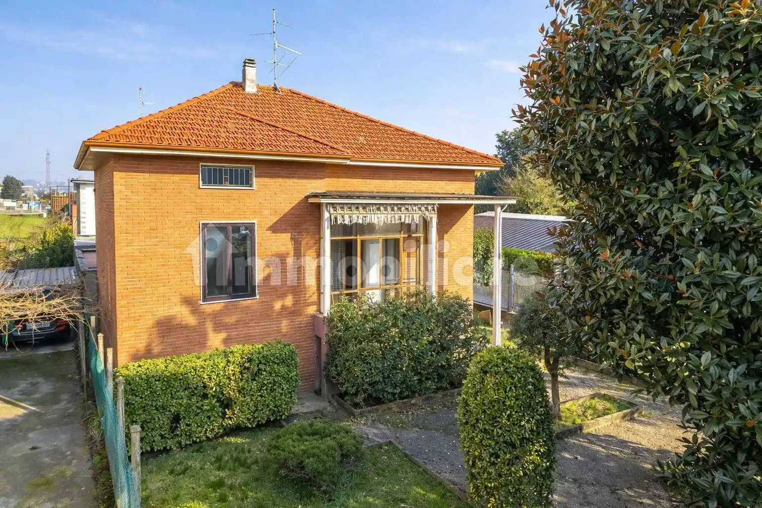 Villa in vendita a Lonate Ceppino