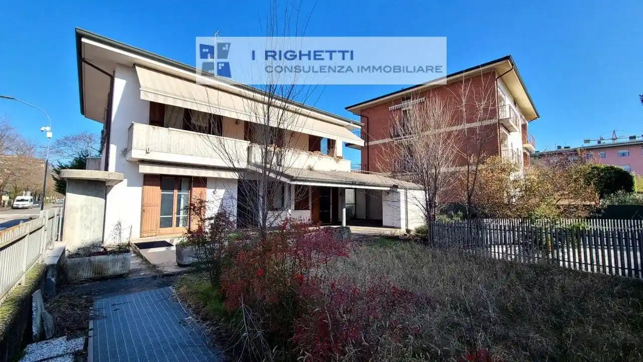 Villa in vendita a Verona