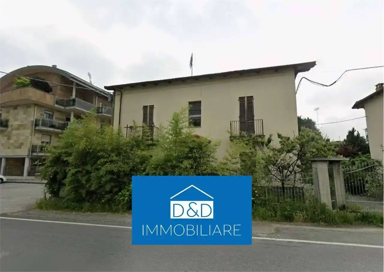 Palazzo - Stabile in vendita a Cuneo