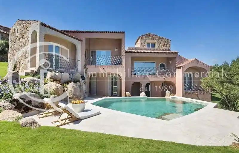 Villa in vendita a Arzachena