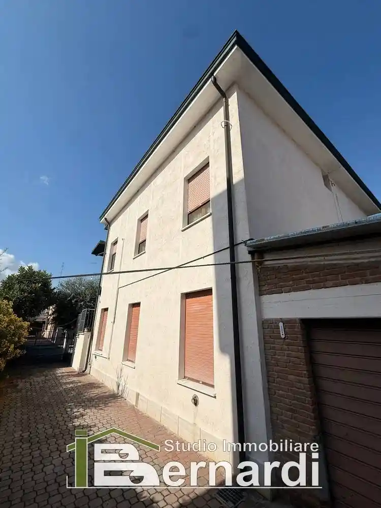 Casa indipendente in vendita a Carpi