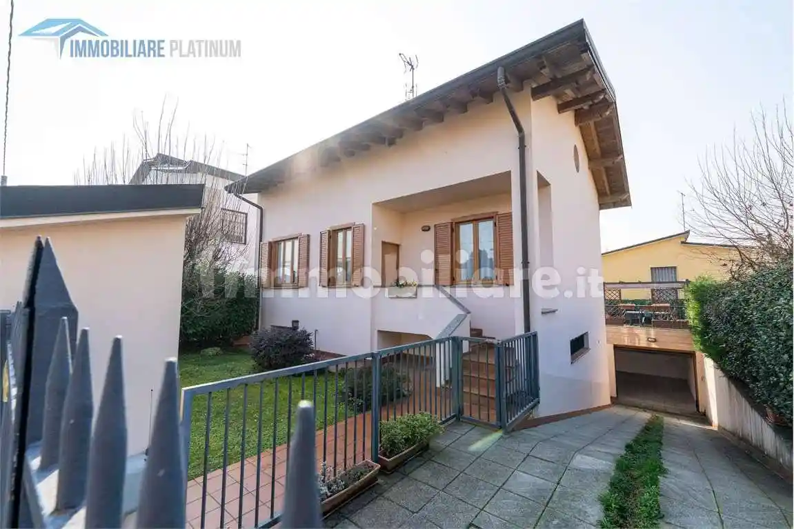 Villa in vendita a Arcore