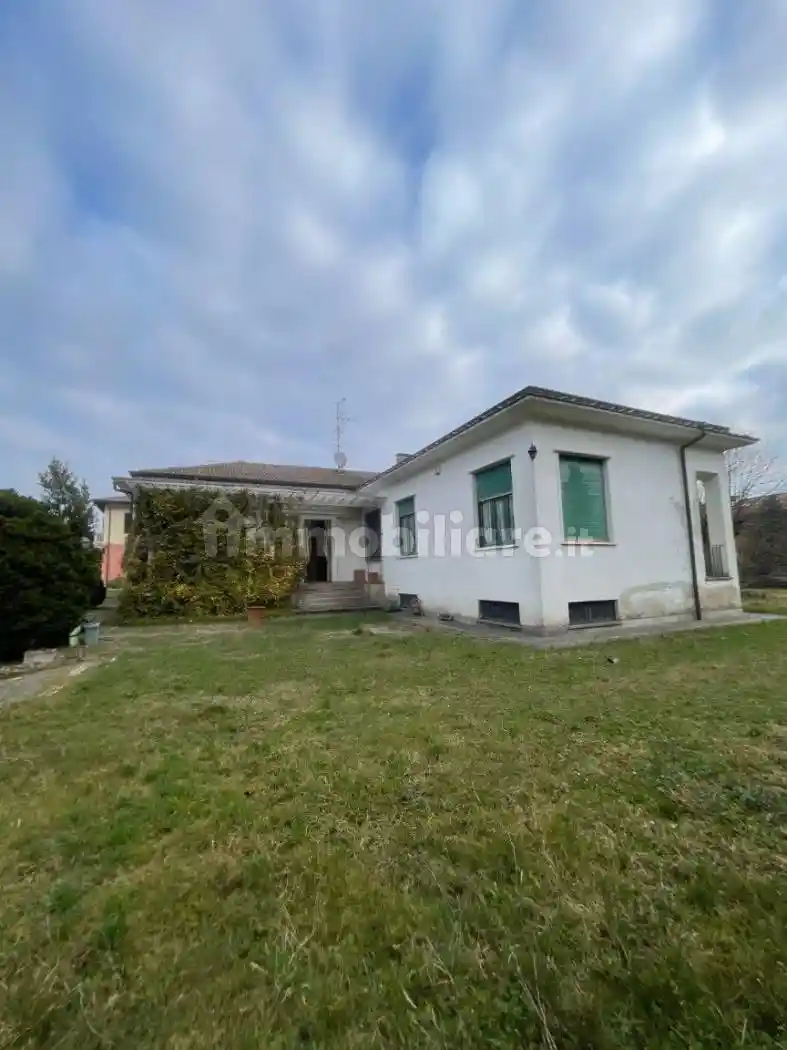 Villa in vendita a Albizzate