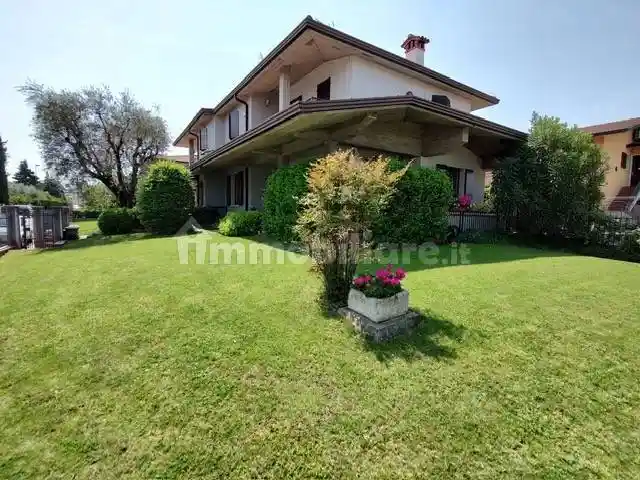 Villa in vendita a Sirmione