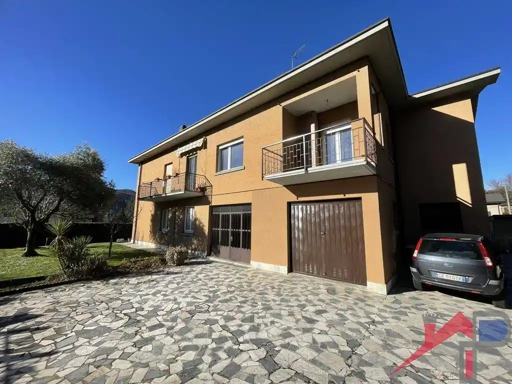 Appartamento in vendita a Caprino Bergamasco