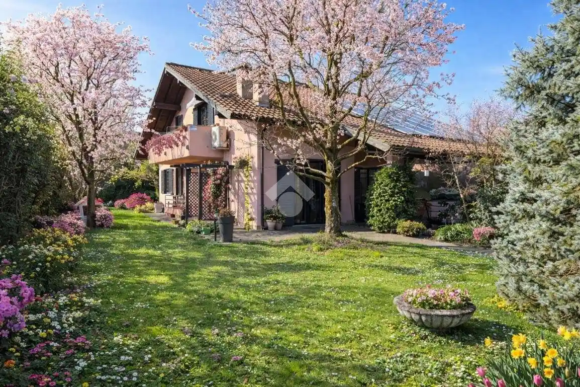 Villa in vendita a Carnate