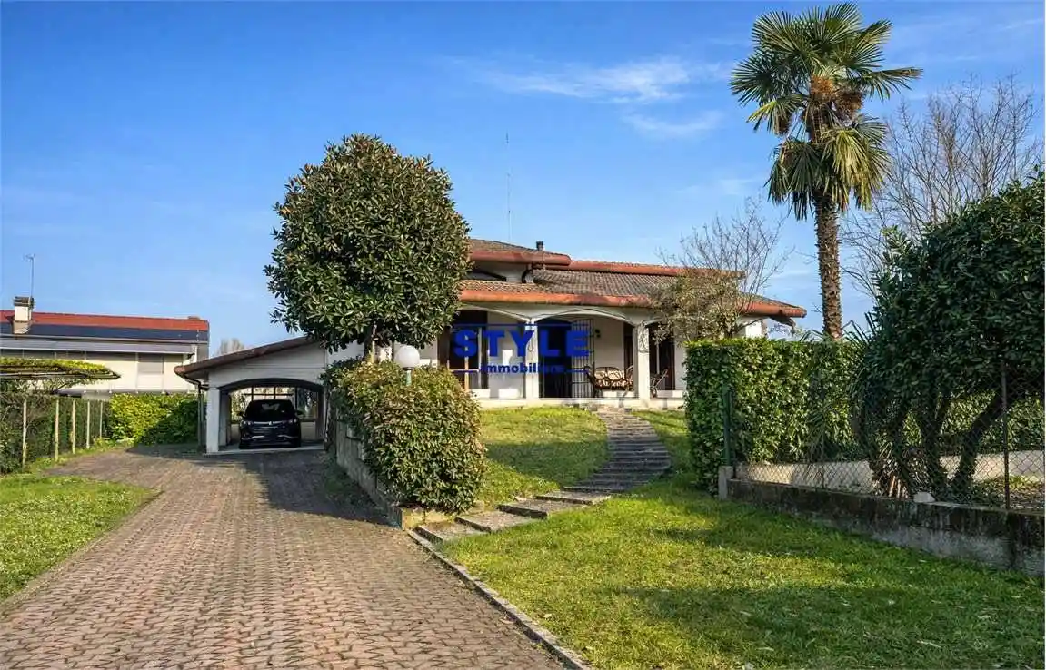 Casa indipendente in vendita a Stra