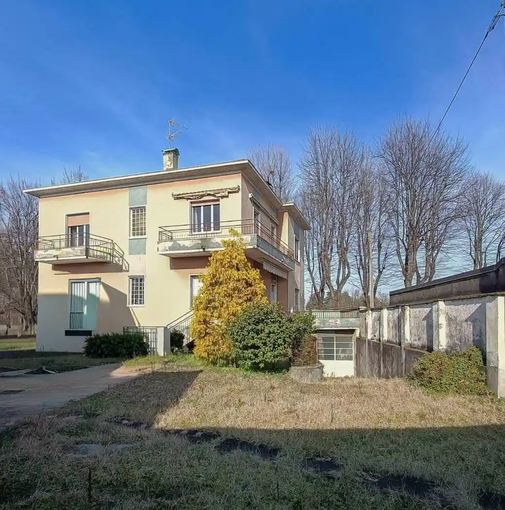 Casa indipendente in vendita a Busto Arsizio