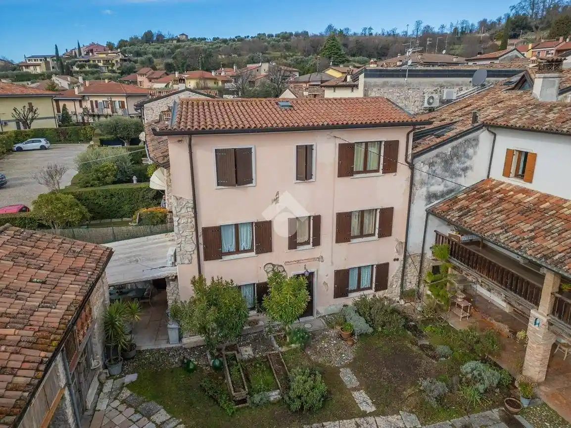 Rustico - Casale in vendita a Sant'Ambrogio di Valpolicella