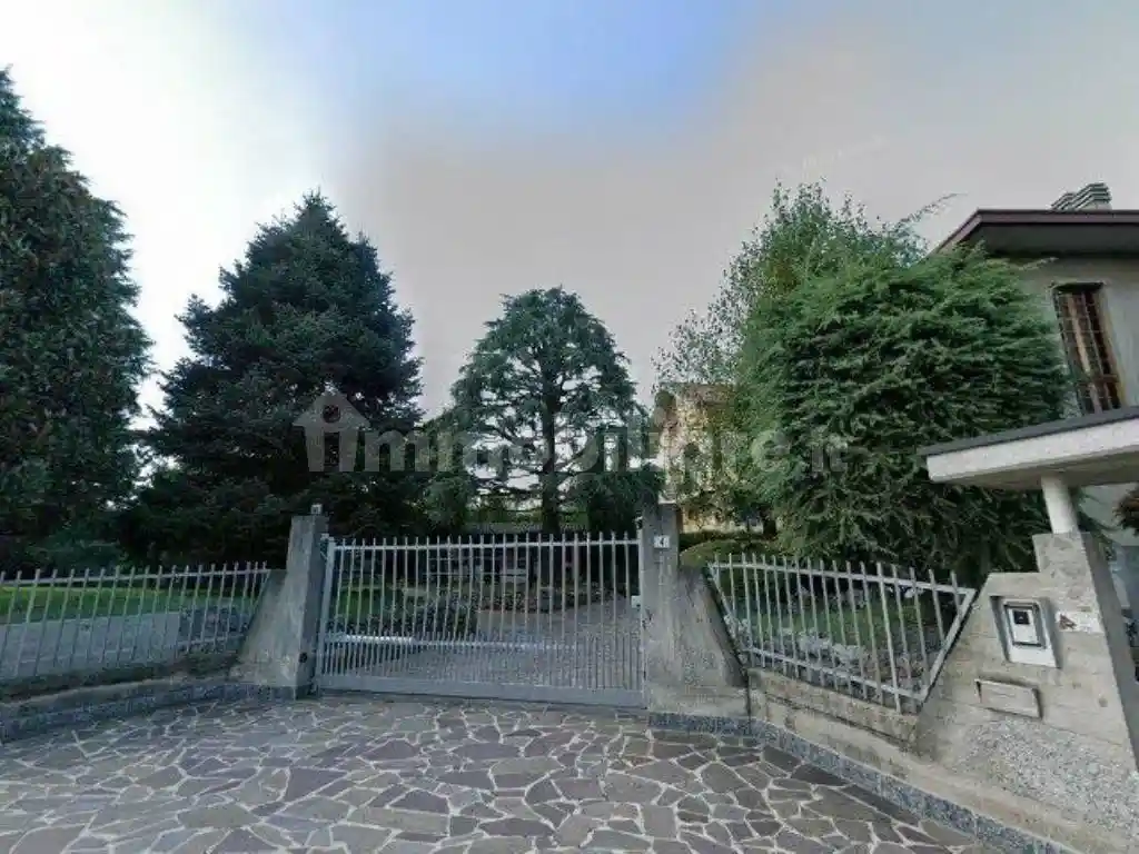 Appartamento in vendita a Aicurzio