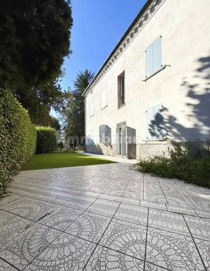 Casa indipendente in vendita a Modena