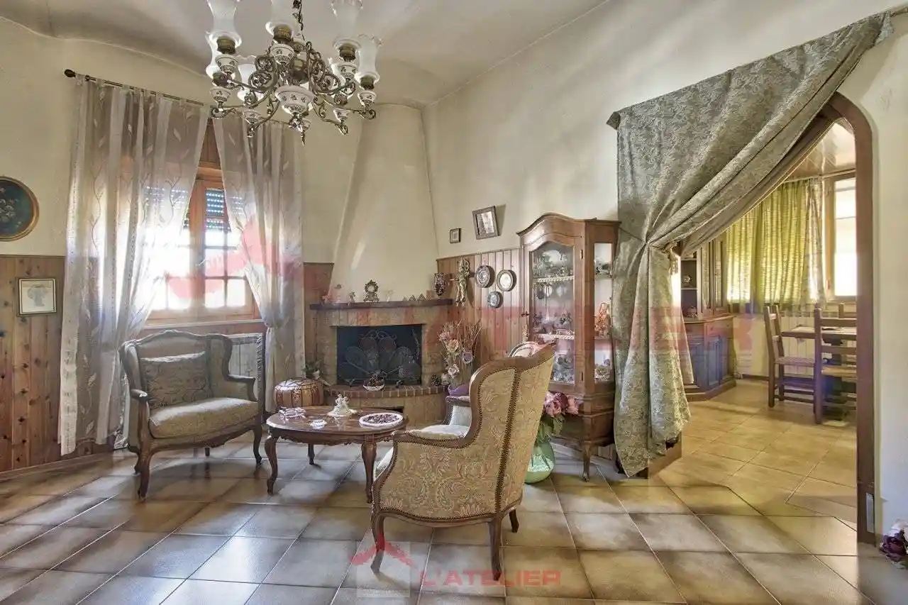 Casa indipendente in vendita a Arezzo