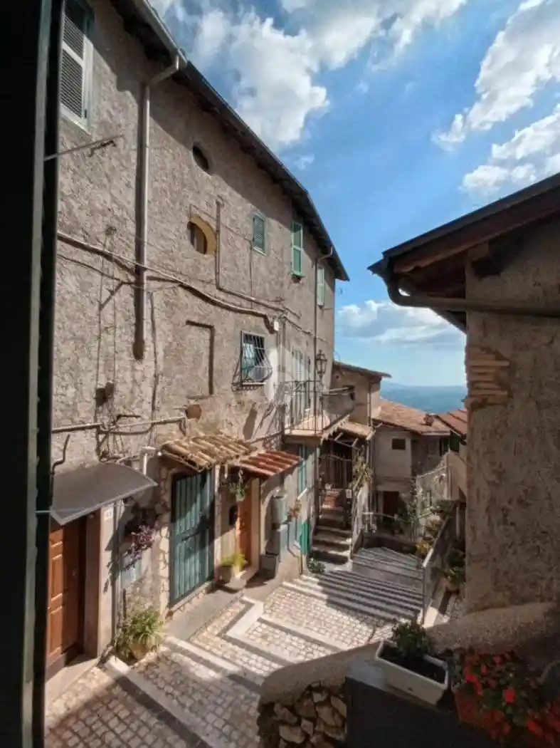 Appartamento in vendita a Olevano Romano