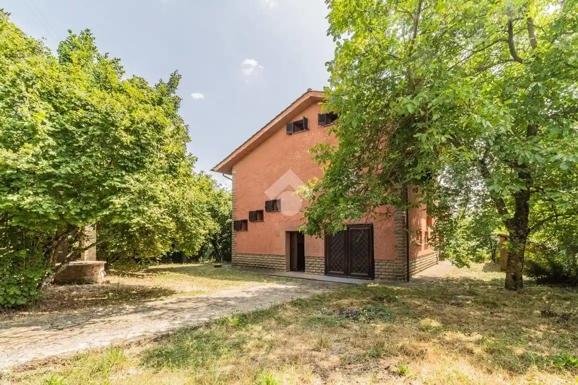 Villa in vendita a Ronciglione