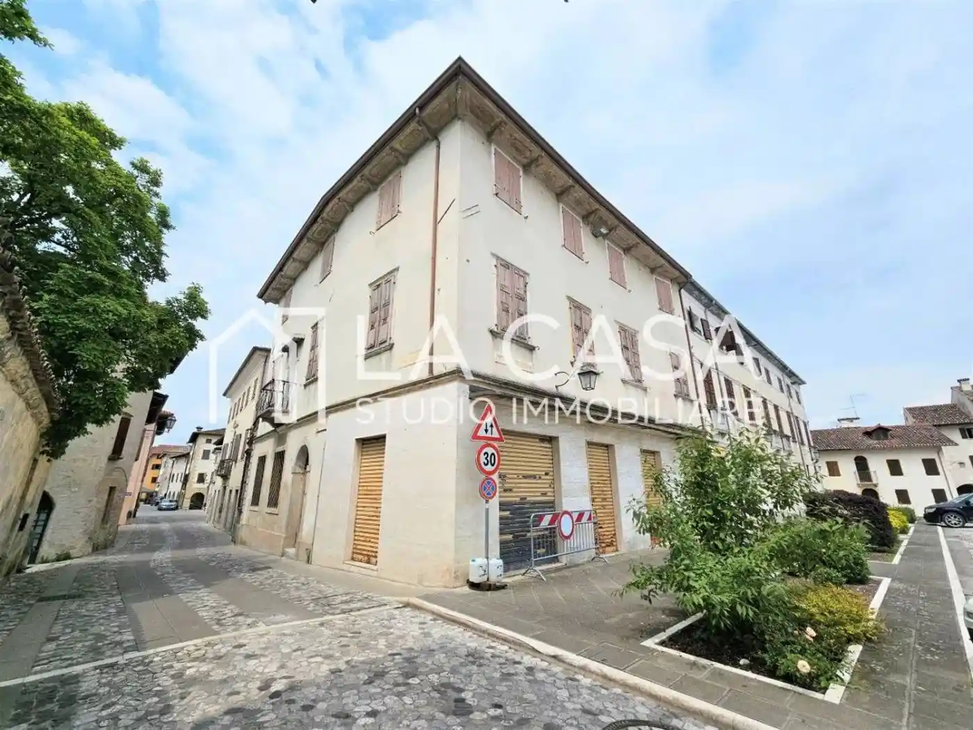 Palazzo - Edificio in vendita a Valvasone Arzene