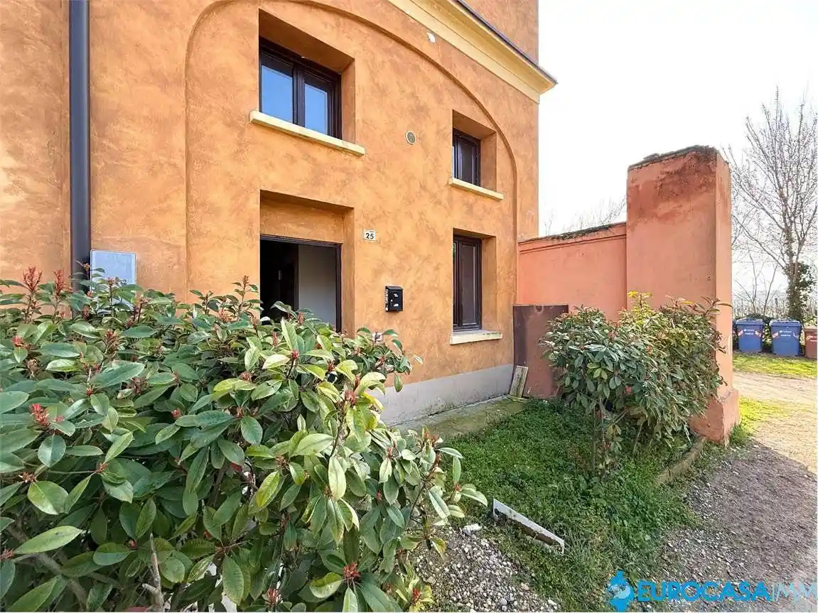 Casa indipendente in vendita a Novi di Modena