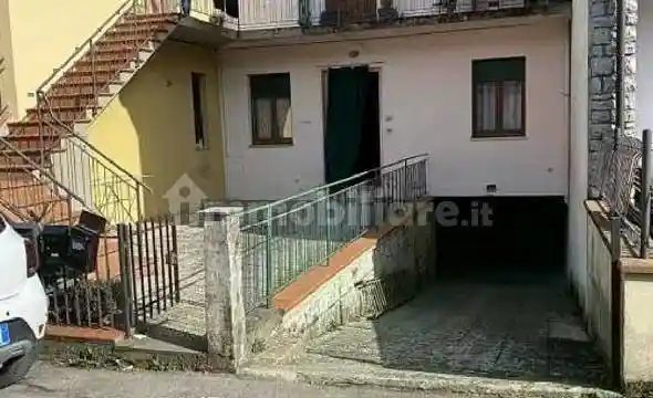 Appartamento in vendita a Bucine