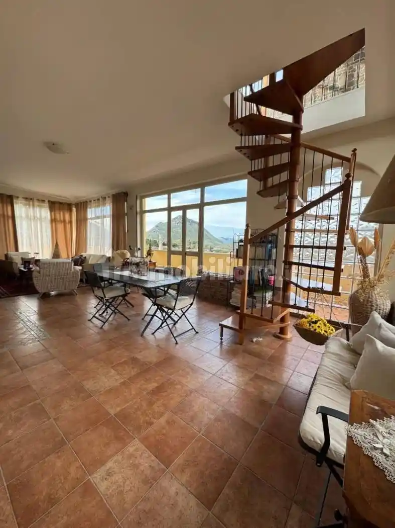Villa in vendita a Montelepre