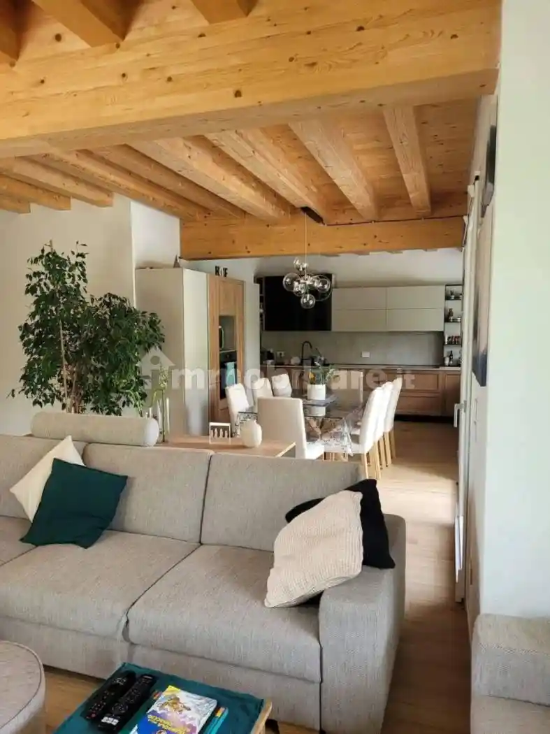 Villa in vendita a Roè Volciano